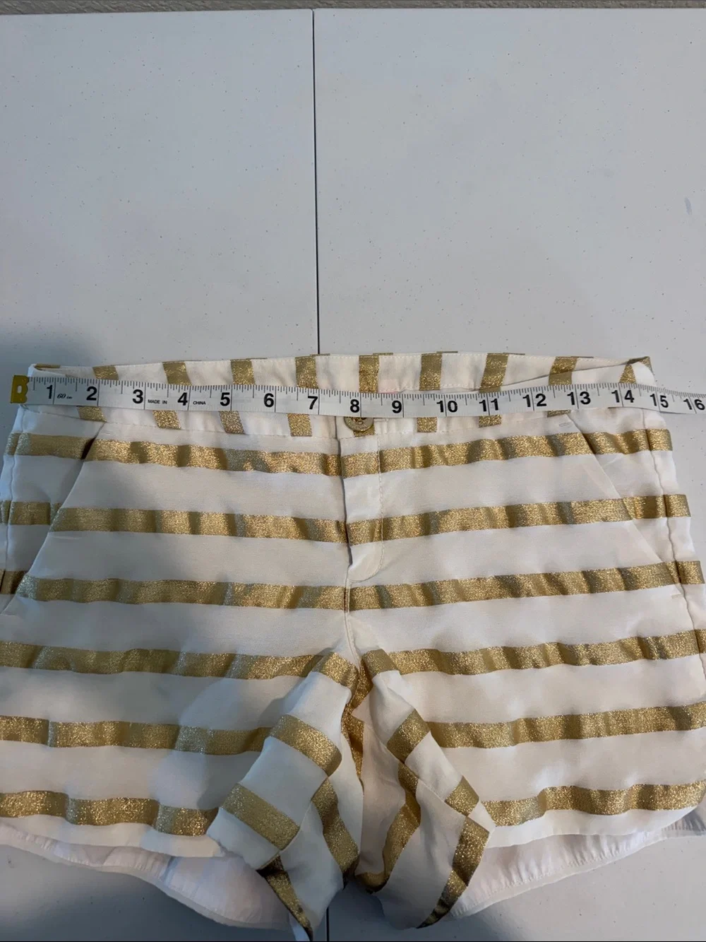 LILLY PULITZER Adie Metallic Gold & White Striped Shorts size 2